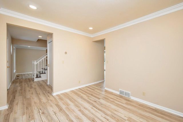 W233N6950 Salem DRIVE, Sussex, WI 53089