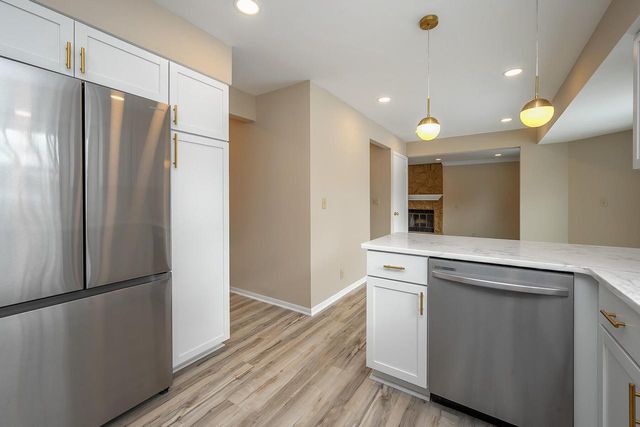 W233N6950 Salem DRIVE, Sussex, WI 53089