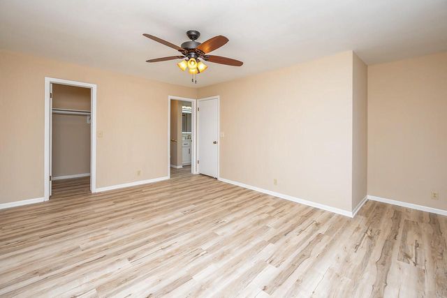 W233N6950 Salem DRIVE, Sussex, WI 53089