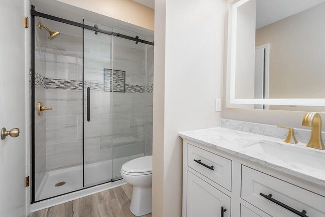 W233N6950 Salem DRIVE, Sussex, WI 53089