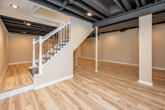 W233N6950 Salem DRIVE, Sussex, WI 53089