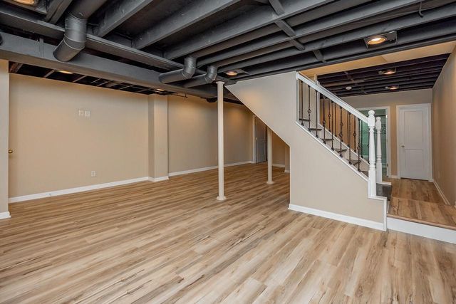 W233N6950 Salem DRIVE, Sussex, WI 53089