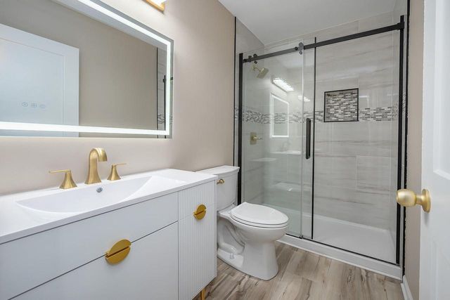 W233N6950 Salem DRIVE, Sussex, WI 53089