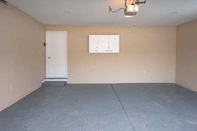 W233N6950 Salem DRIVE, Sussex, WI 53089