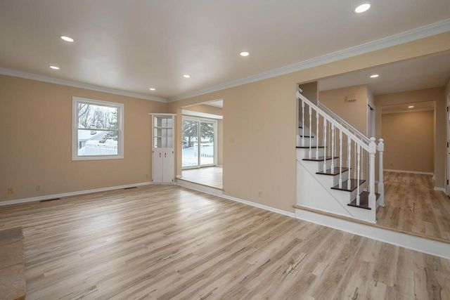 W233N6950 Salem DRIVE, Sussex, WI 53089