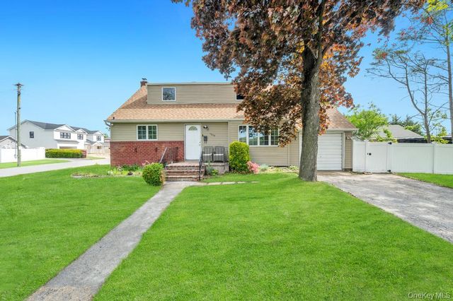 1050 Stewart Avenue, Bethpage, NY 11714