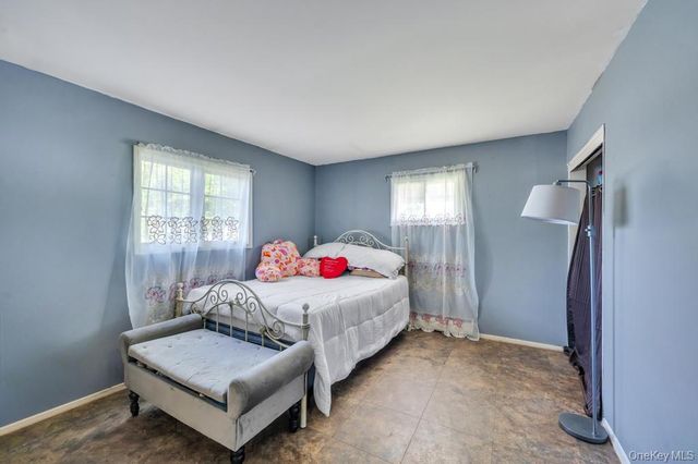 1050 Stewart Avenue, Bethpage, NY 11714