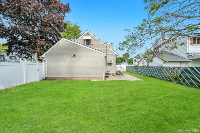 1050 Stewart Avenue, Bethpage, NY 11714