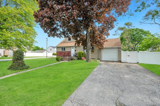 1050 Stewart Avenue, Bethpage, NY 11714