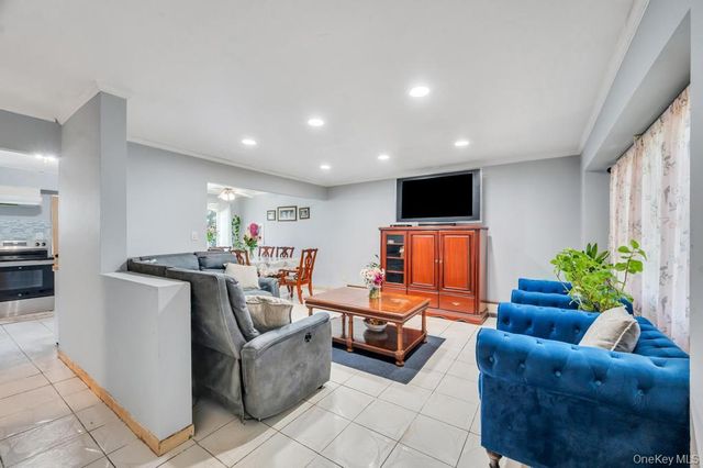 1050 Stewart Avenue, Bethpage, NY 11714