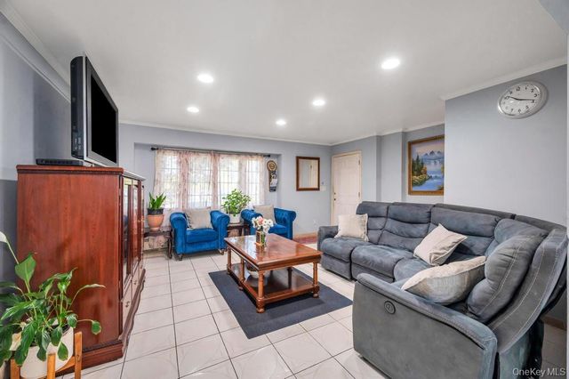 1050 Stewart Avenue, Bethpage, NY 11714