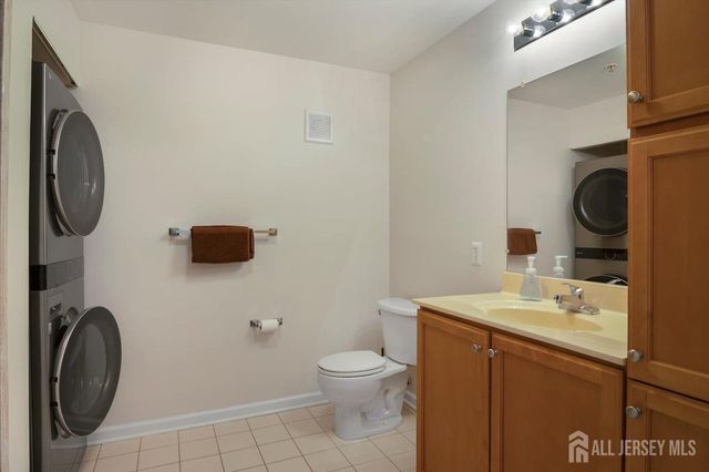 111 Liddle Avenue, Edison, NJ 08837