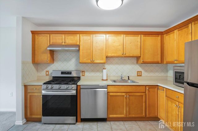 111 Liddle Avenue, Edison, NJ 08837