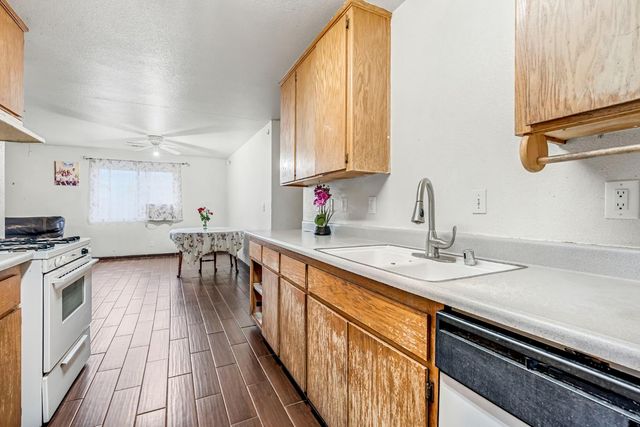 316 E Kaviland Avenue, Fresno, CA 93706