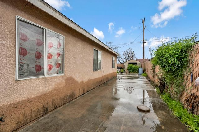 316 E Kaviland Avenue, Fresno, CA 93706