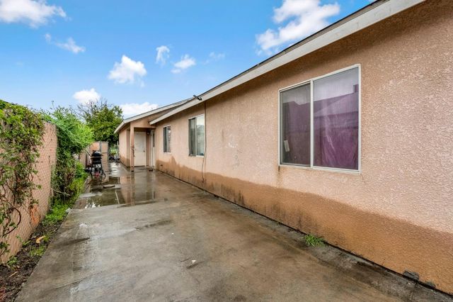 316 E Kaviland Avenue, Fresno, CA 93706