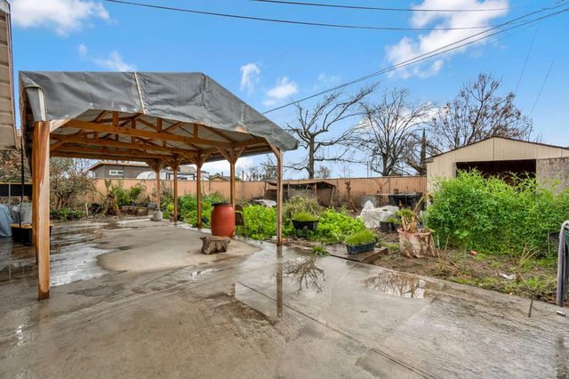 316 E Kaviland Avenue, Fresno, CA 93706