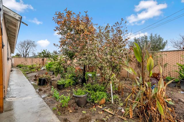 316 E Kaviland Avenue, Fresno, CA 93706