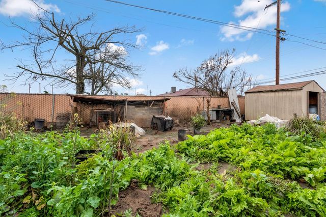 316 E Kaviland Avenue, Fresno, CA 93706