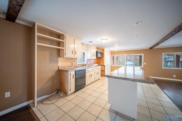 930 County Road 181, Stevenson, AL 35772