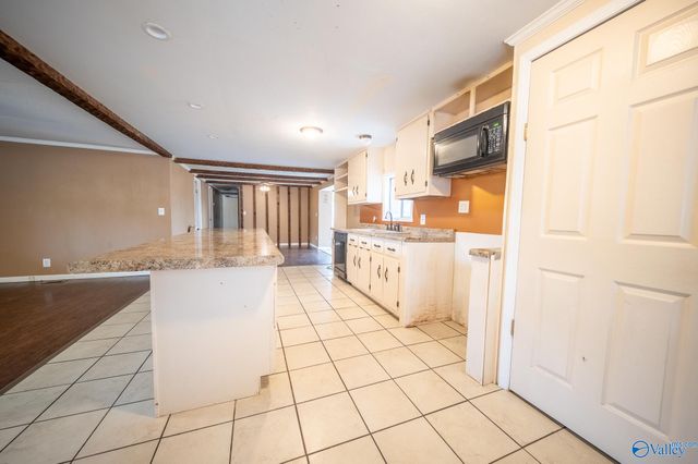 930 County Road 181, Stevenson, AL 35772