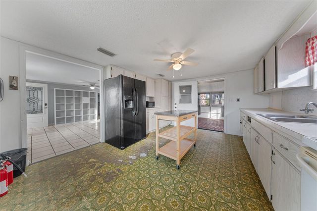 421 PLEASANT STREET, Lake Helen, FL 32744