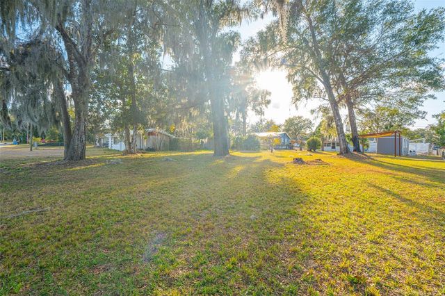 421 PLEASANT STREET, Lake Helen, FL 32744