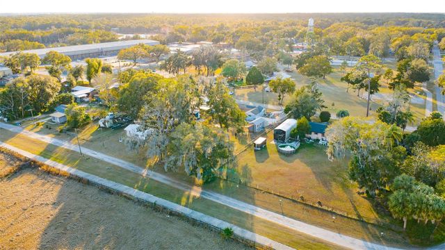 421 PLEASANT STREET, Lake Helen, FL 32744