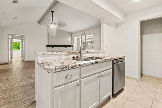 3110 Eastwick Lane, La Porte, TX 77571