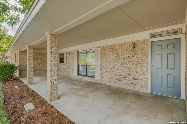 3 broken ski, New Braunfels, TX 78130