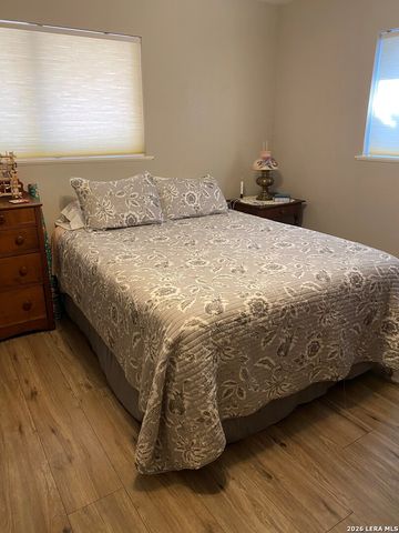 3 broken ski, New Braunfels, TX 78130