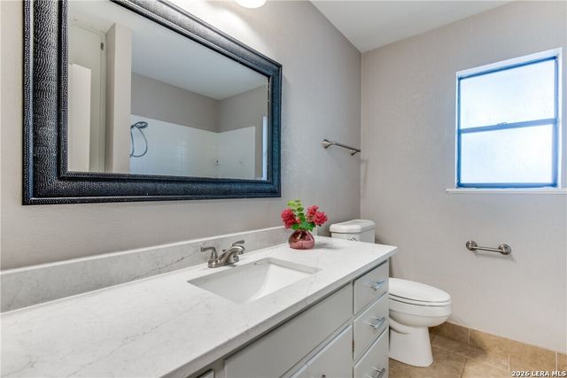 3 broken ski, New Braunfels, TX 78130