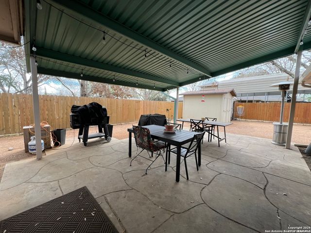 3 broken ski, New Braunfels, TX 78130