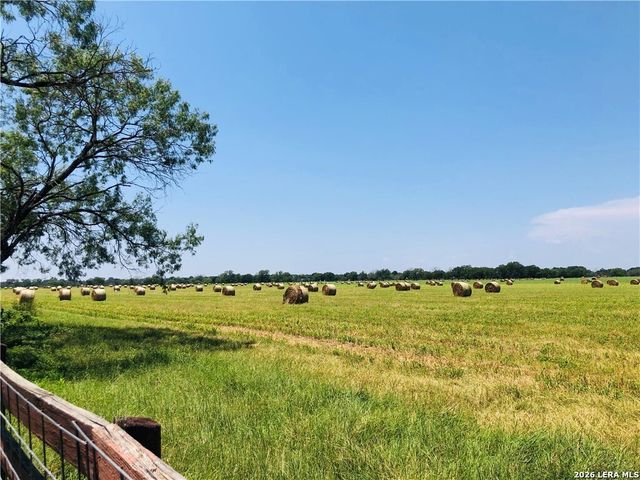 3 broken ski, New Braunfels, TX 78130