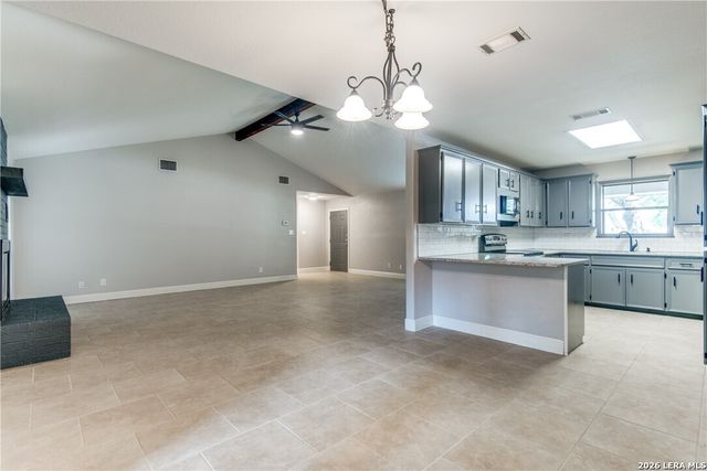 3 broken ski, New Braunfels, TX 78130