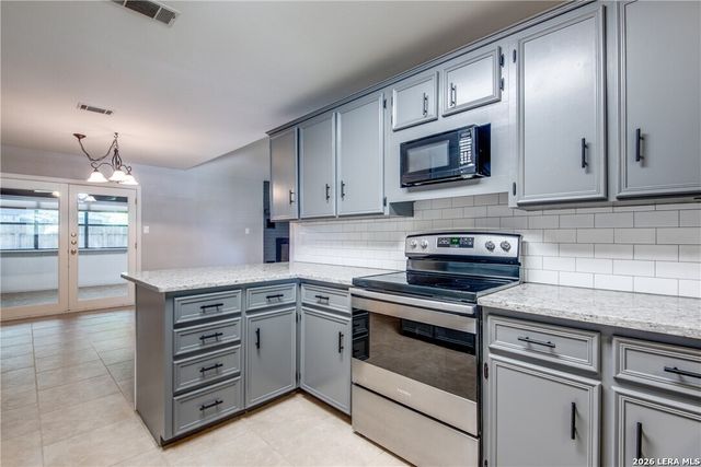 3 broken ski, New Braunfels, TX 78130