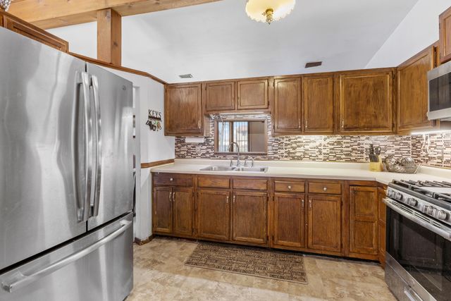 4140 W 73rd Place, Merrillville, IN 46410