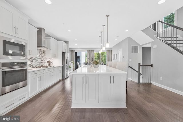 1812 YELLOW GARNET TER SE, Leesburg, VA 20175