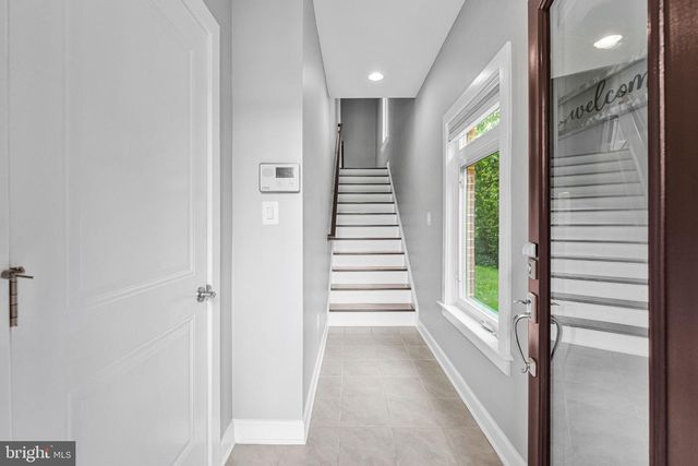 1812 YELLOW GARNET TER SE, Leesburg, VA 20175