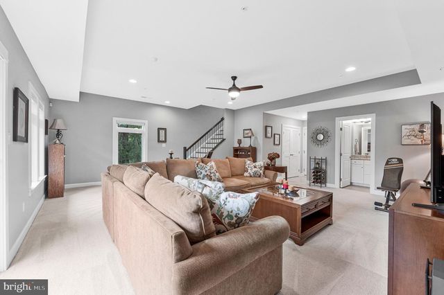 1812 YELLOW GARNET TER SE, Leesburg, VA 20175