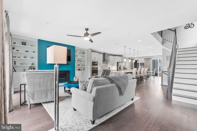 1812 YELLOW GARNET TER SE, Leesburg, VA 20175