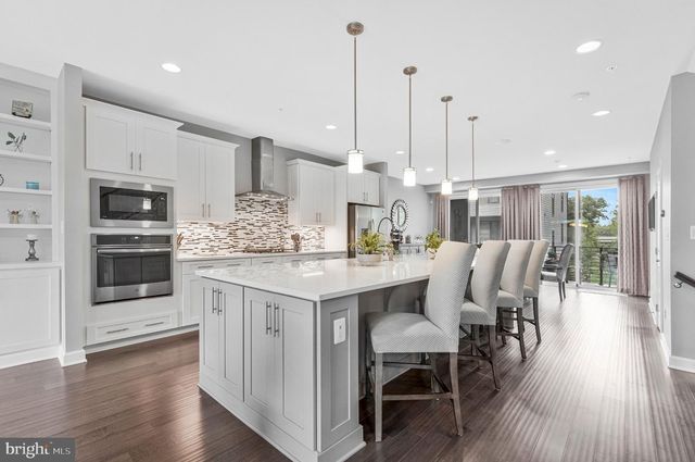 1812 YELLOW GARNET TER SE, Leesburg, VA 20175