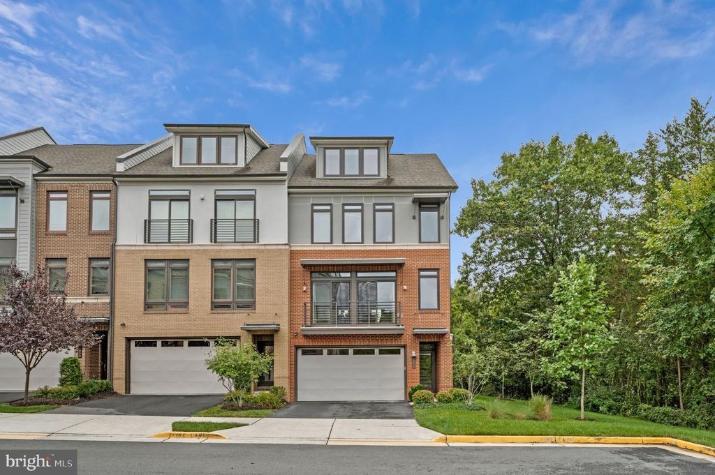 1812 YELLOW GARNET TER SE, Leesburg, VA 20175