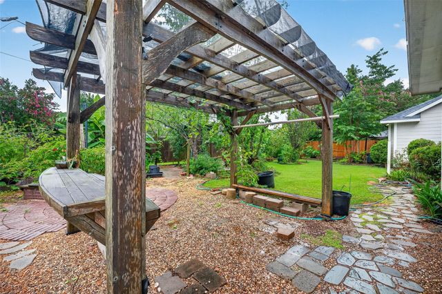 10117 Woodwind Drive, Houston, TX 77025