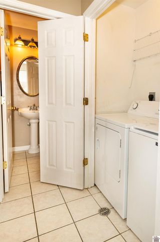 512 Stone Ridge Lane, Murray, KY 42071