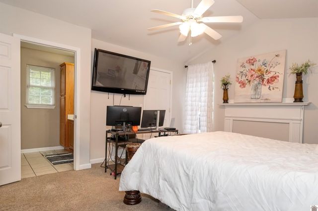 512 Stone Ridge Lane, Murray, KY 42071