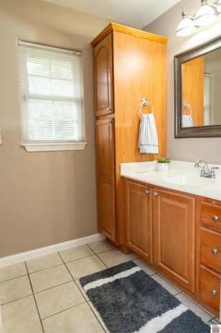 512 Stone Ridge Lane, Murray, KY 42071