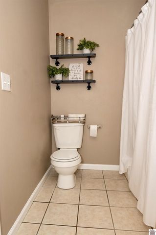 512 Stone Ridge Lane, Murray, KY 42071