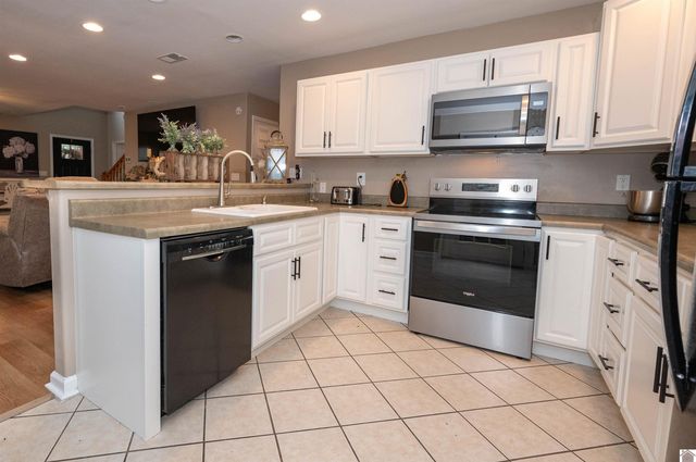 512 Stone Ridge Lane, Murray, KY 42071