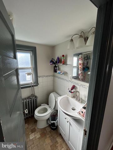 2413 ARLINGTON AVE, Abington, PA 19001